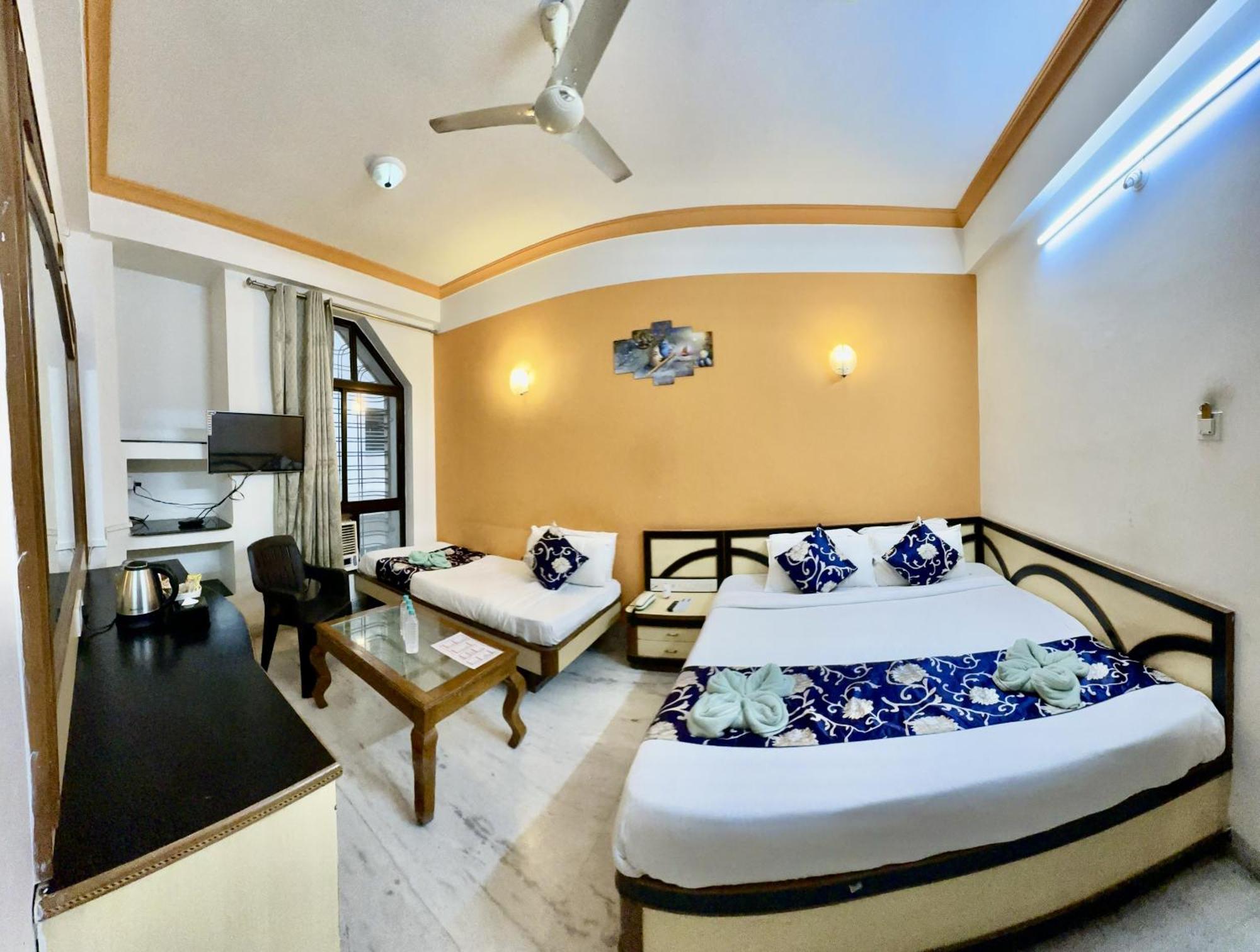 Hotel Indore Palace - Feel At Home Shirdi Extérieur photo