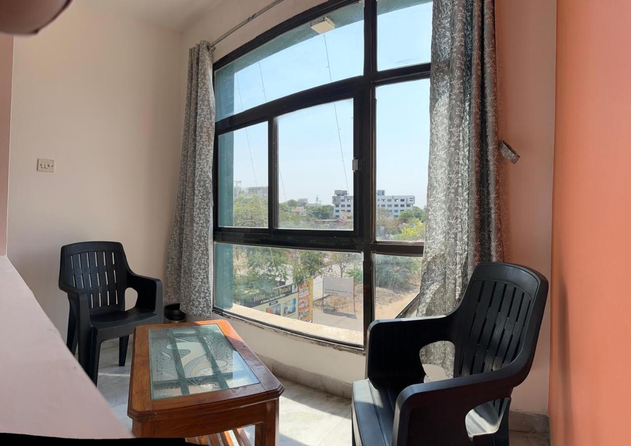 Hotel Indore Palace - Feel At Home Shirdi Extérieur photo